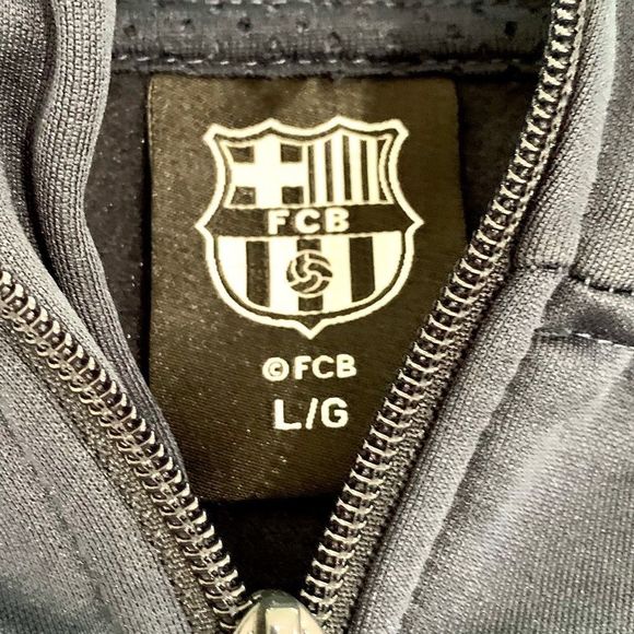 FCB Barcelona Official Soccer Hoodie Jacket. Large - Picture 7 of 9